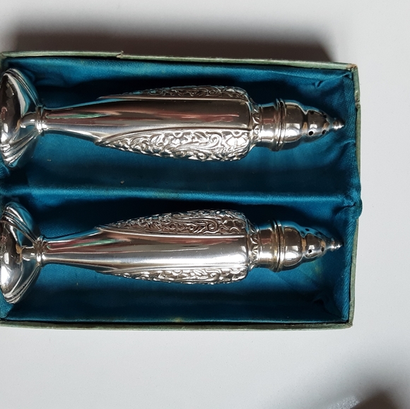 Vintage Lafrance Salt and Pepper Shakers - Picture 5 of 9